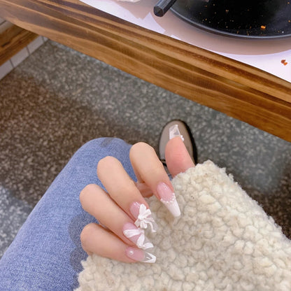 Pregnant Women's Armor Wearing Handmade Manicure