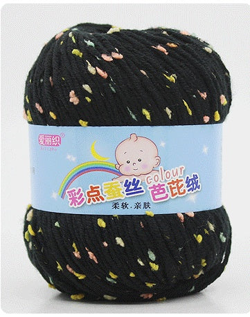 Wool scarf and cashmere yarn