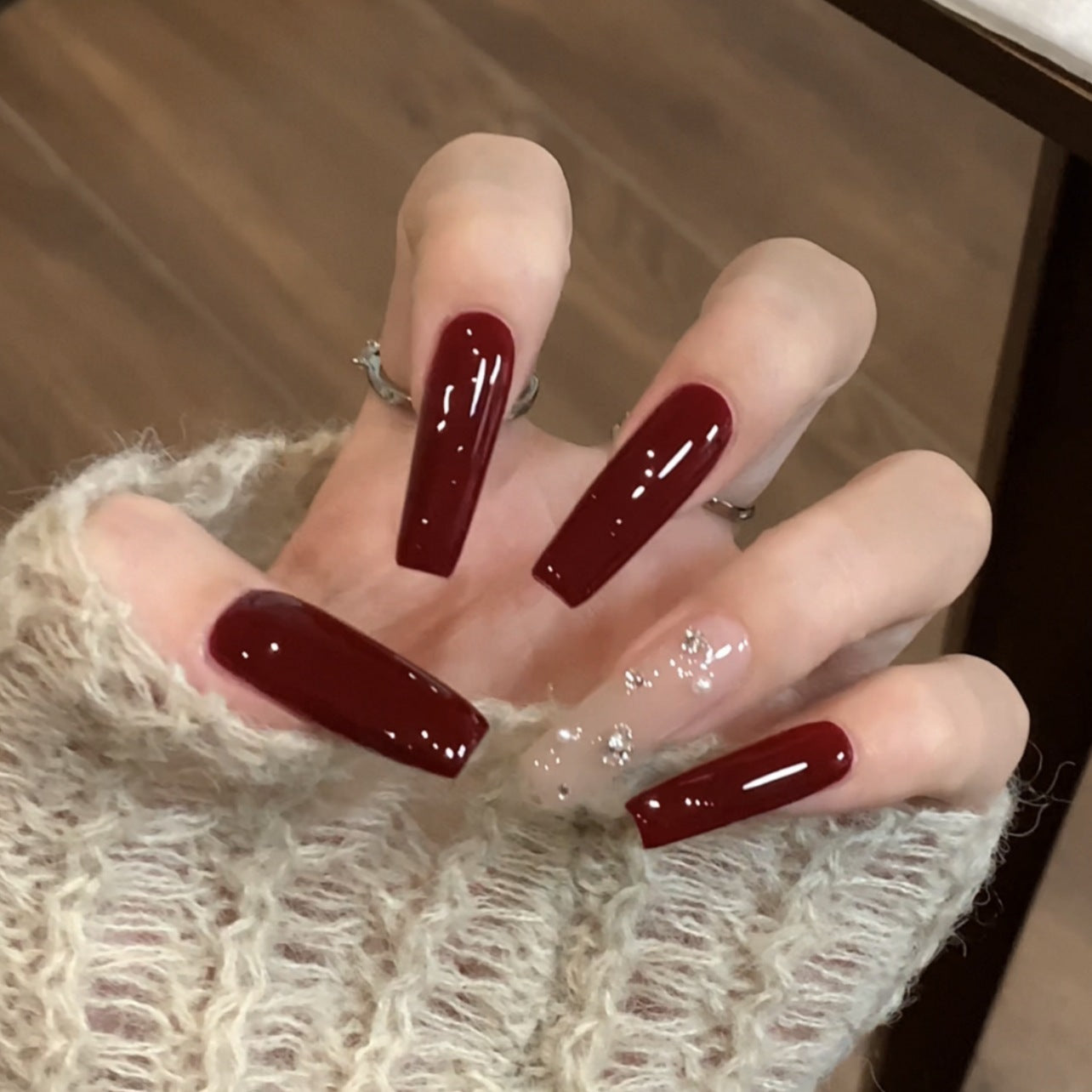 Ultra-Long Pure Wine Red Simple Handmade Wear Armor